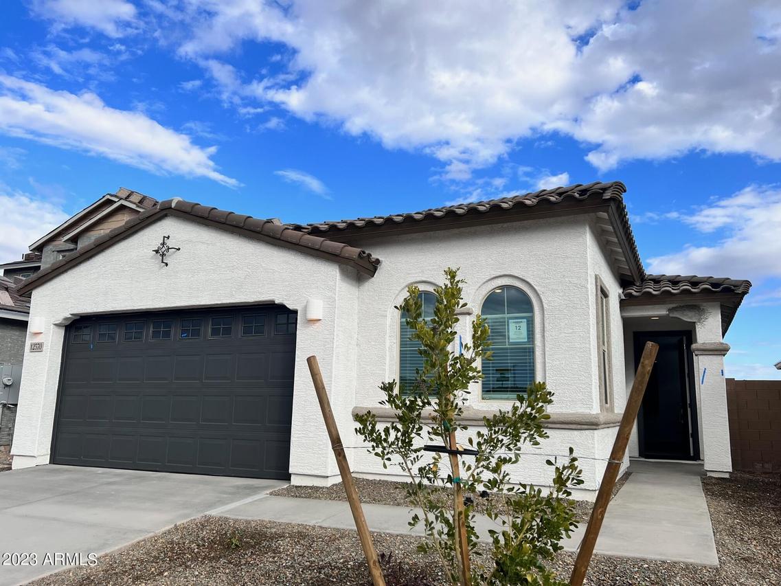12570 W Kaler Dr., Glendale, AZ 85307
