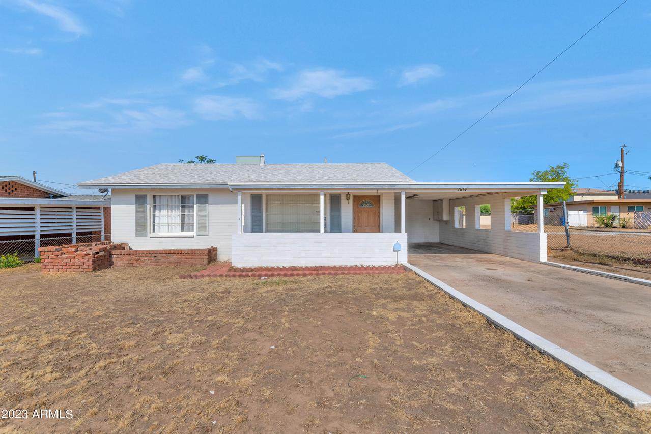 9614 N 10th Ave., Phoenix, AZ 85021