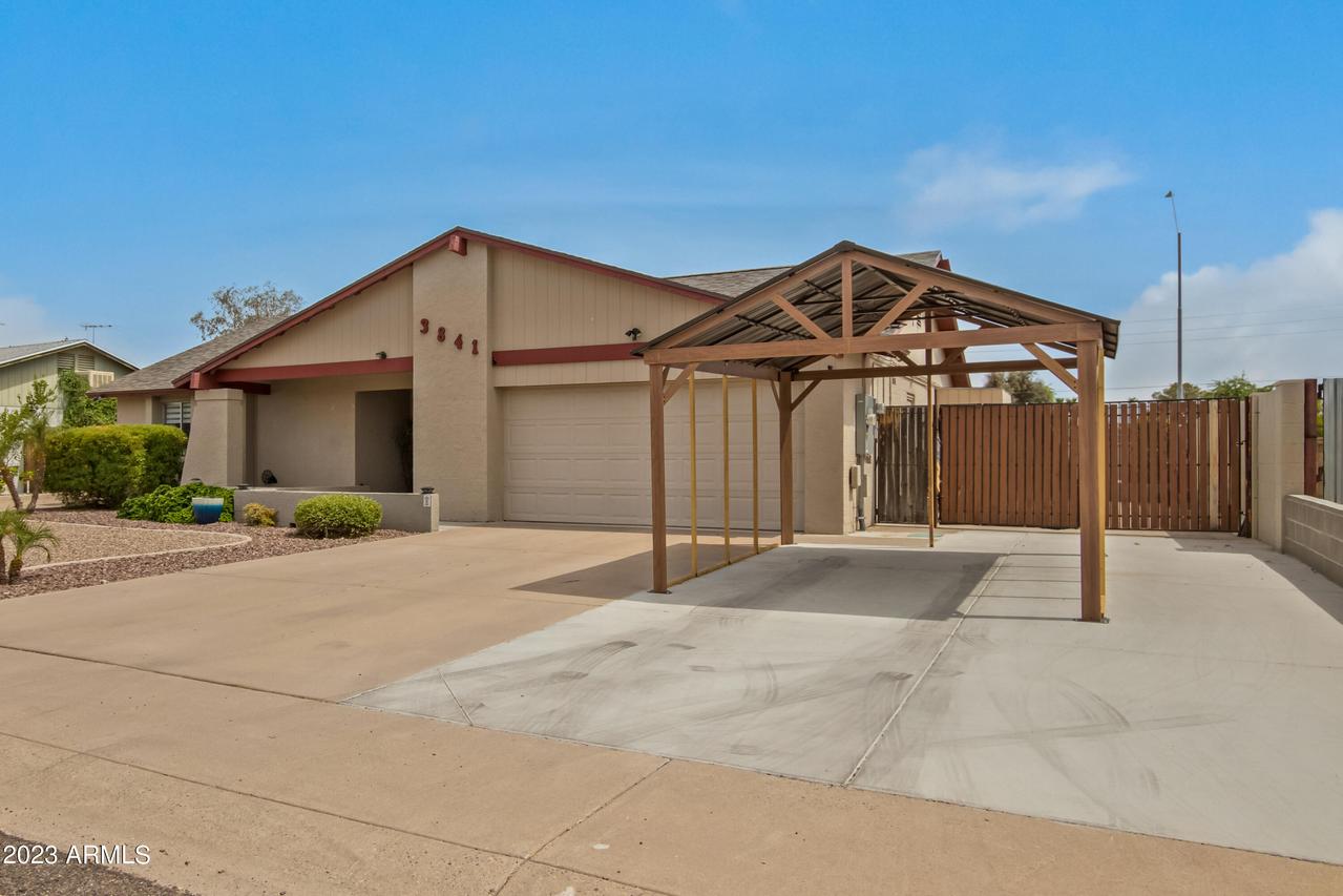3841 W Woodridge Dr., Glendale, AZ 85308