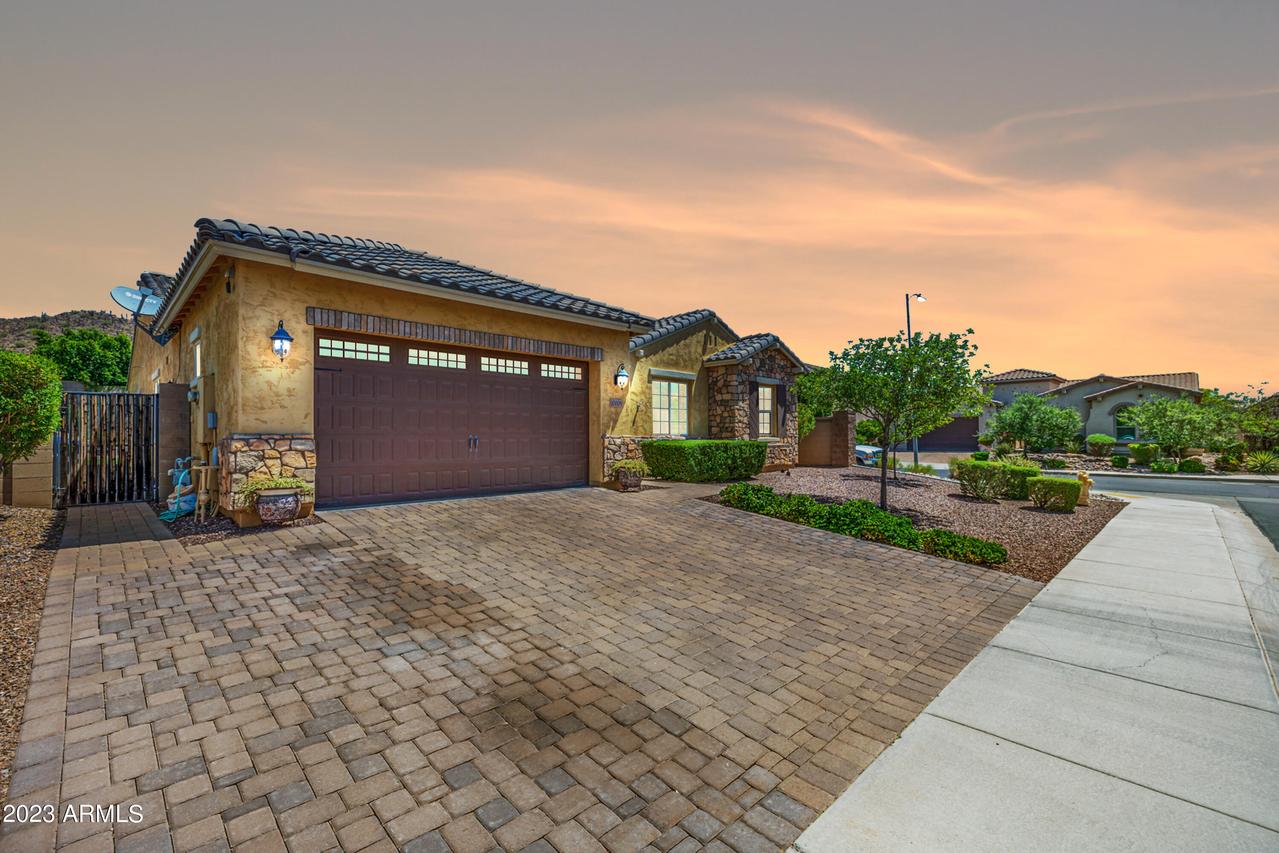 10008 W Jasmine Tr., Peoria, AZ 85383