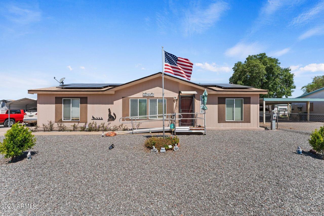 174 N Gompers Cir., Morristown, AZ 85342