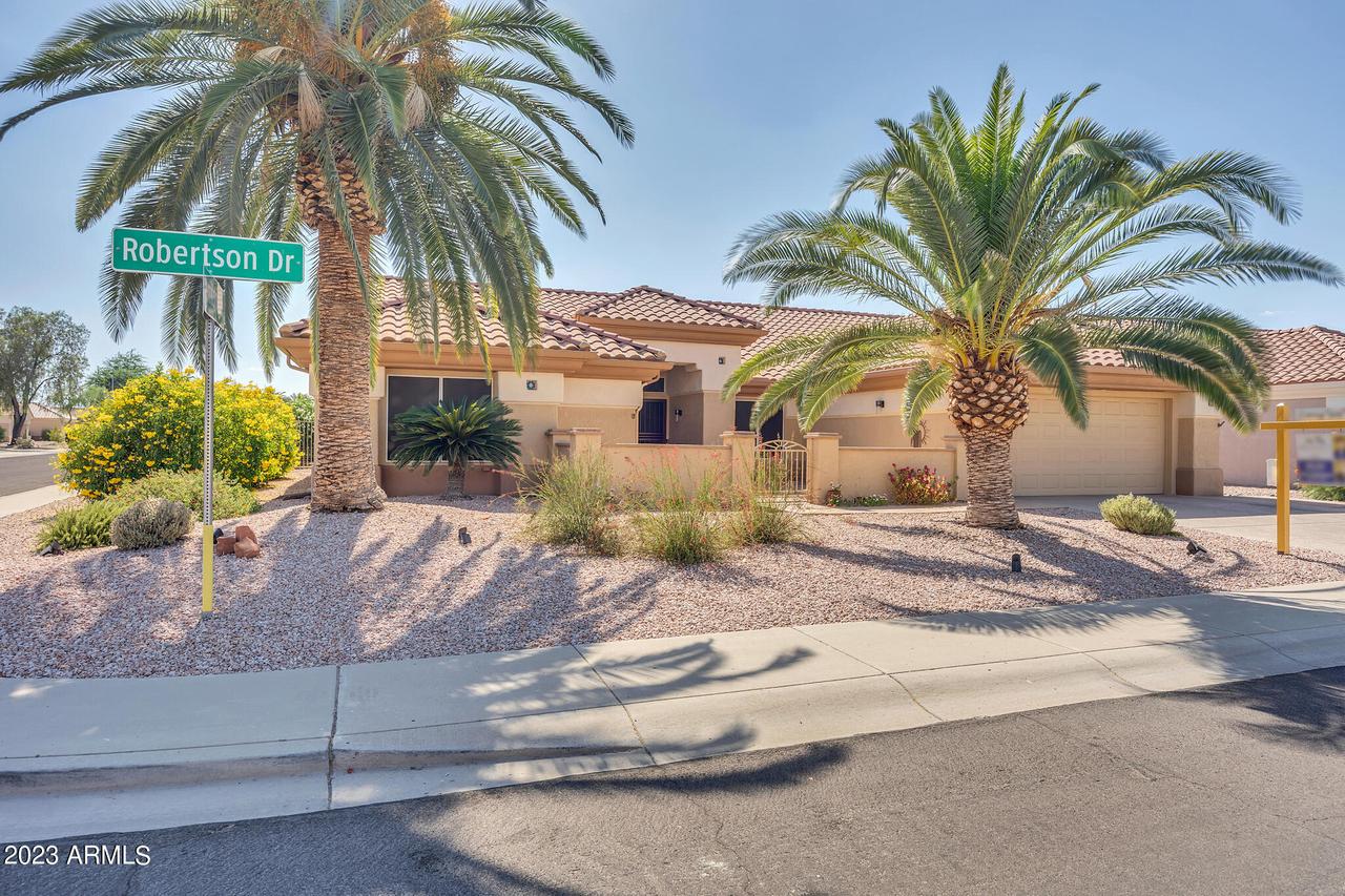 22504 N Robertson Dr., Sun City West, AZ 85375
