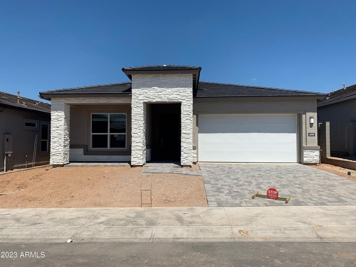 6040 E Lone Cactus Dr., Phoenix, AZ 85054