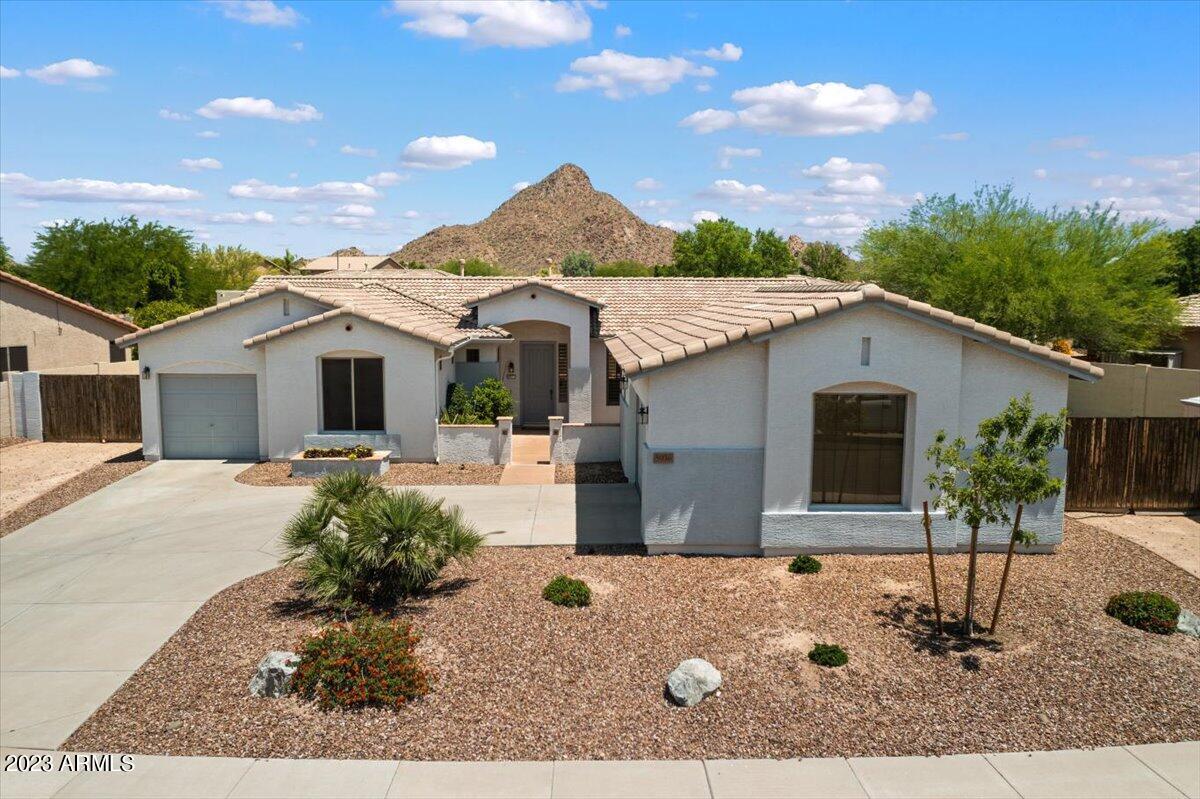 5936 W Straight Arrow Ln., Phoenix, AZ 85083