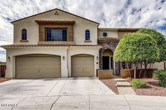 2405 E Charlotte Dr., Phoenix, AZ 85024