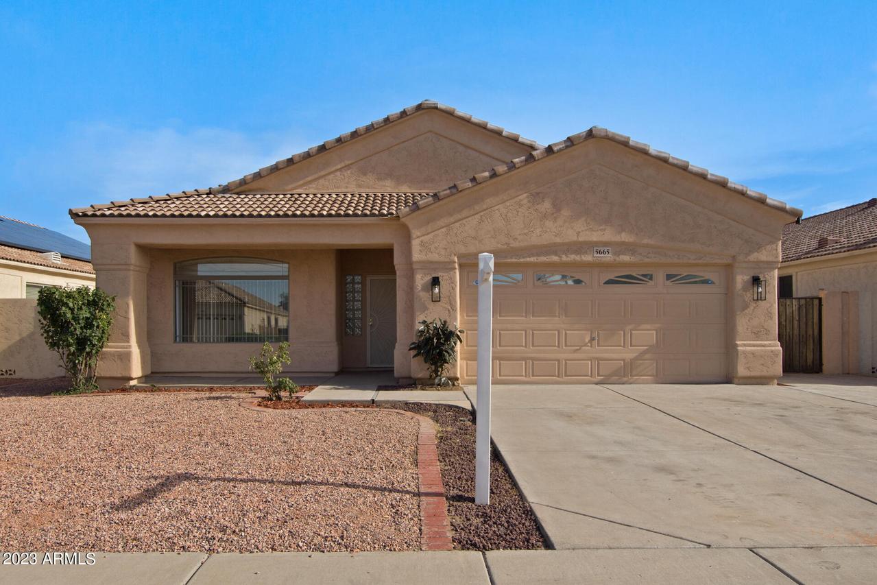 5665 W Laurie Ln., Glendale, AZ 85302