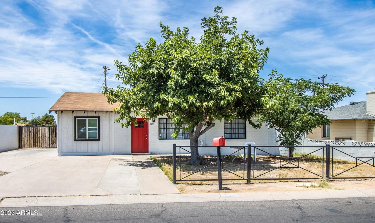 5250 S Montezuma St., Phoenix, AZ 85041