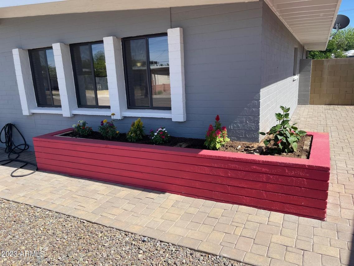 3617 E Shaw Butte Dr., Phoenix, AZ 85028