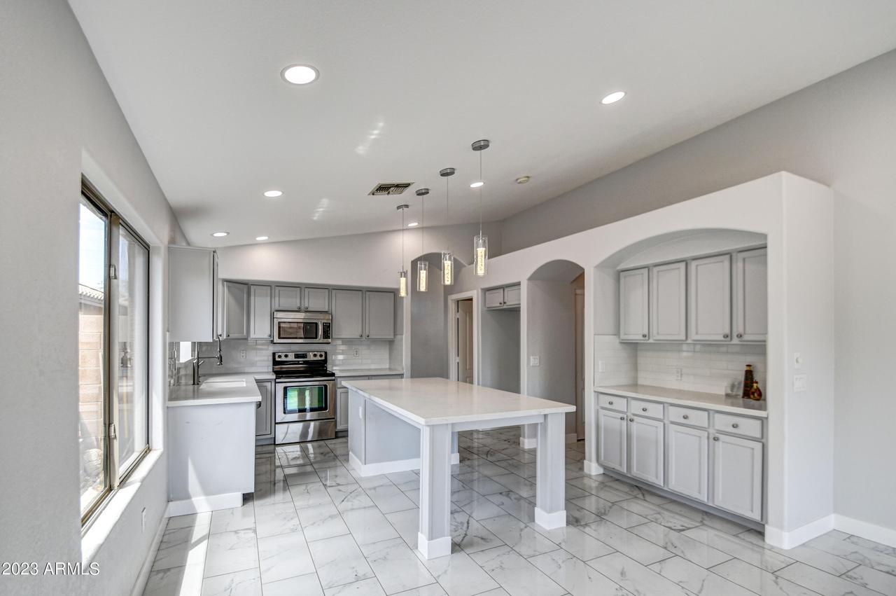 4625 W Valencia Dr., Laveen, AZ 85339