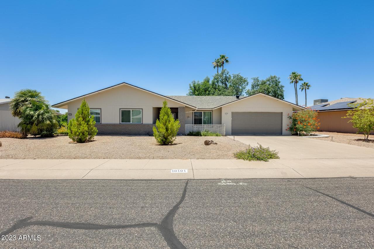 10101 W Signal Butte Cir., Sun City, AZ 85373