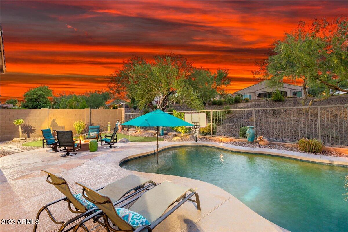 13392 W Chaparosa Way, Peoria, AZ 85383