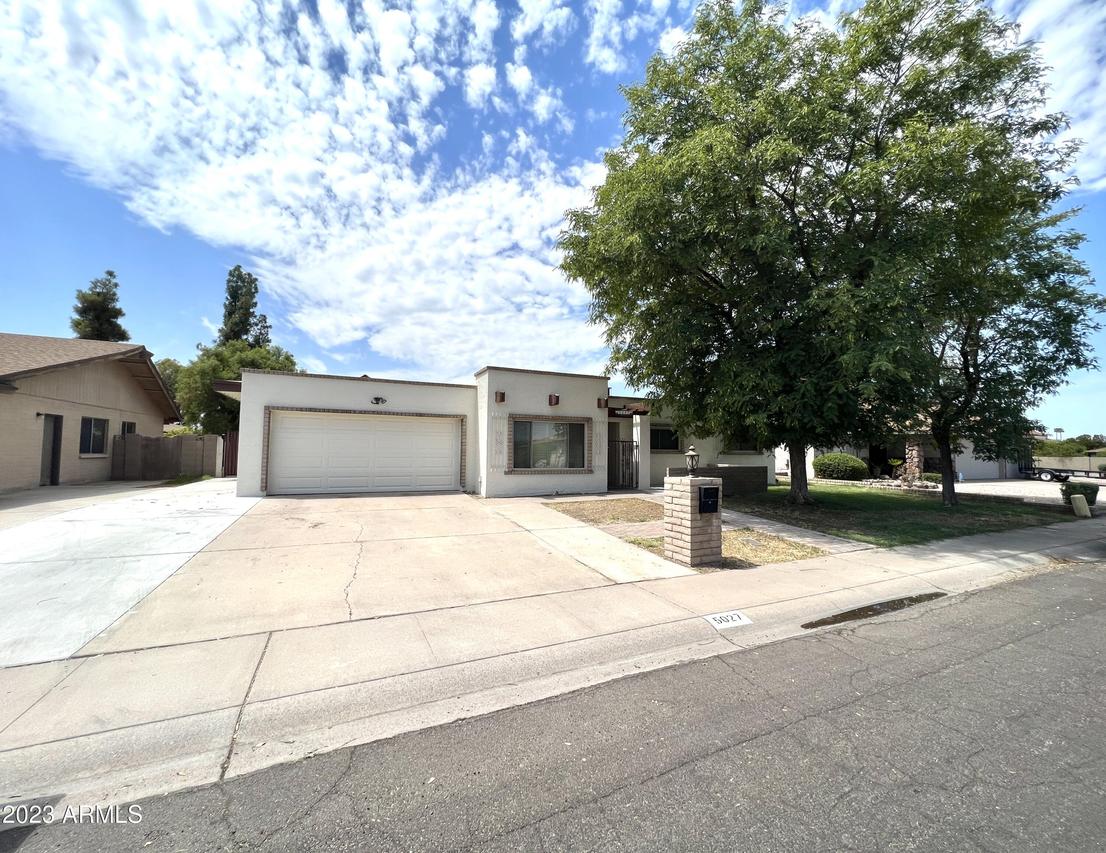 5027 W Royal Palm Rd., Glendale, AZ 85302
