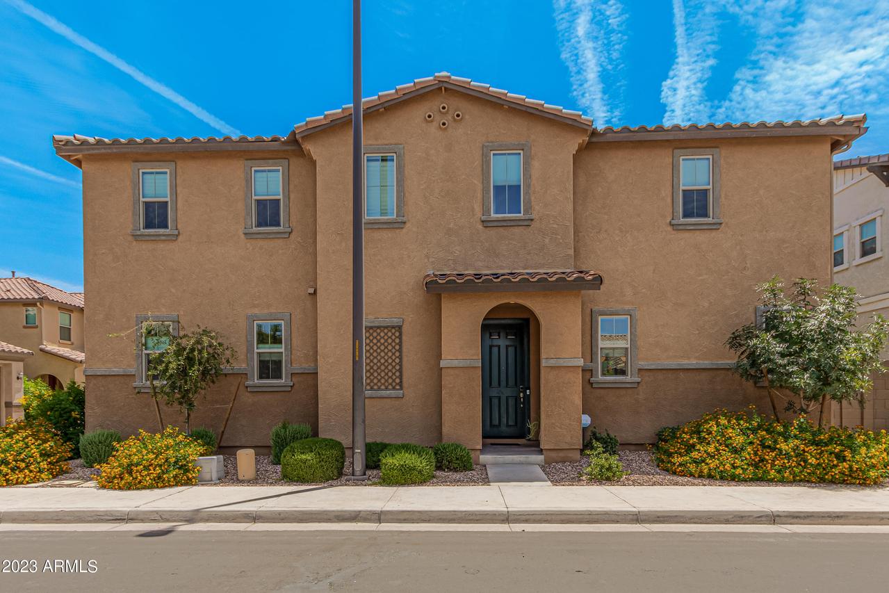 1527 S Loren Ln., Gilbert, AZ 85296
