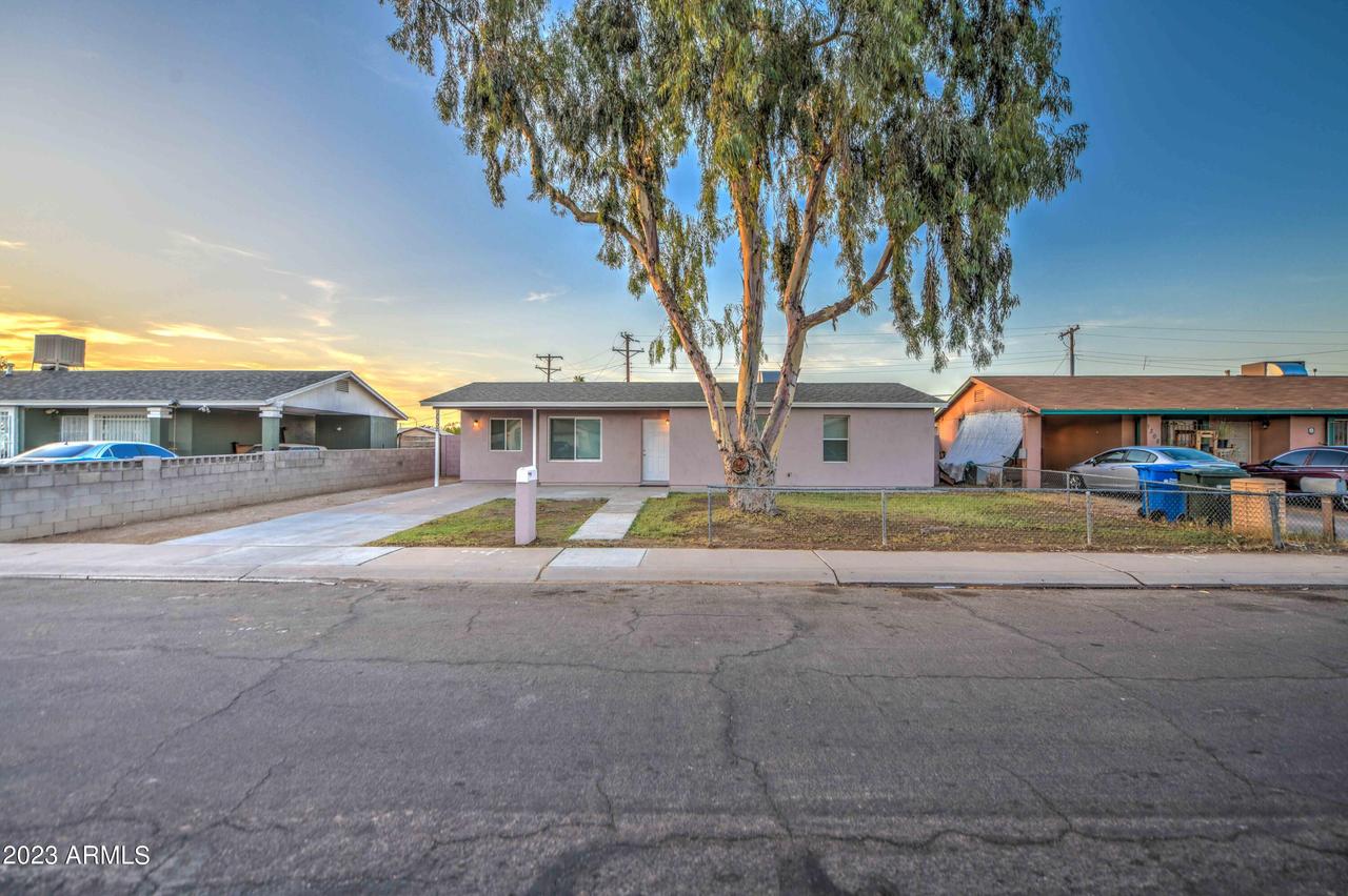 1302 E Pecan Rd., Phoenix, AZ 85040