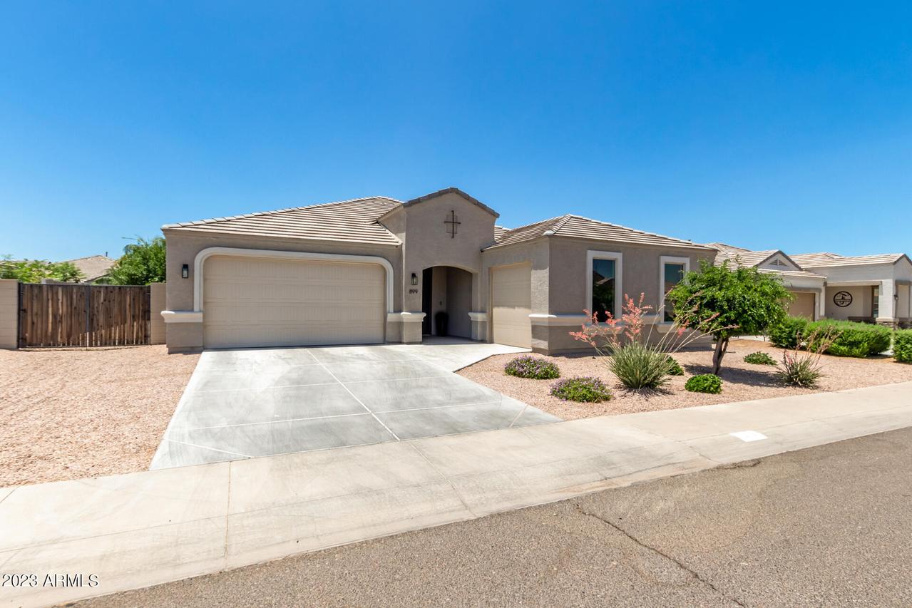 899 W Santa Gertrudis Tr., San Tan Valley, AZ 85143