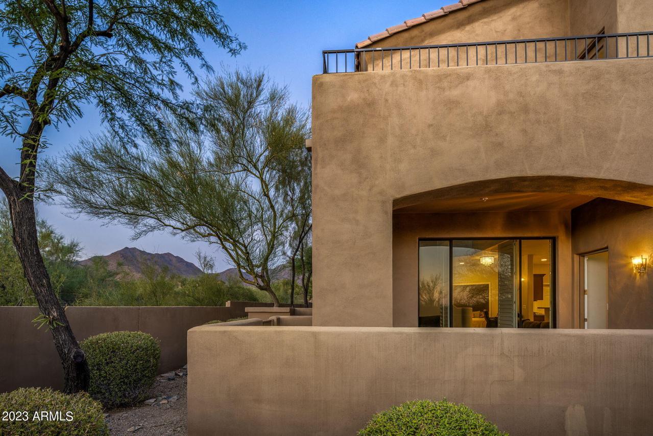 16600 N Thompson Peak Pkwy. #1057, Scottsdale, AZ 85260