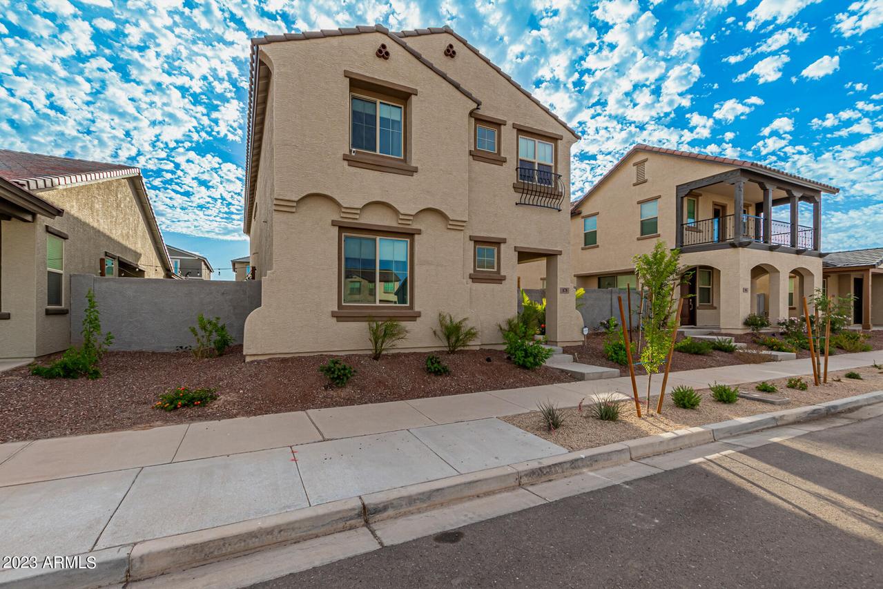 878 S 150th Dr., Goodyear, AZ 85338