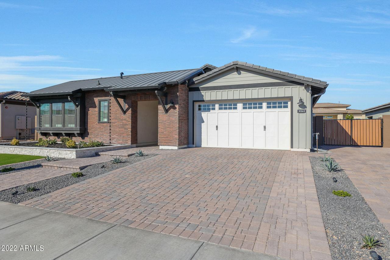 9562 W Villa Hermosa St., Peoria, AZ 85383