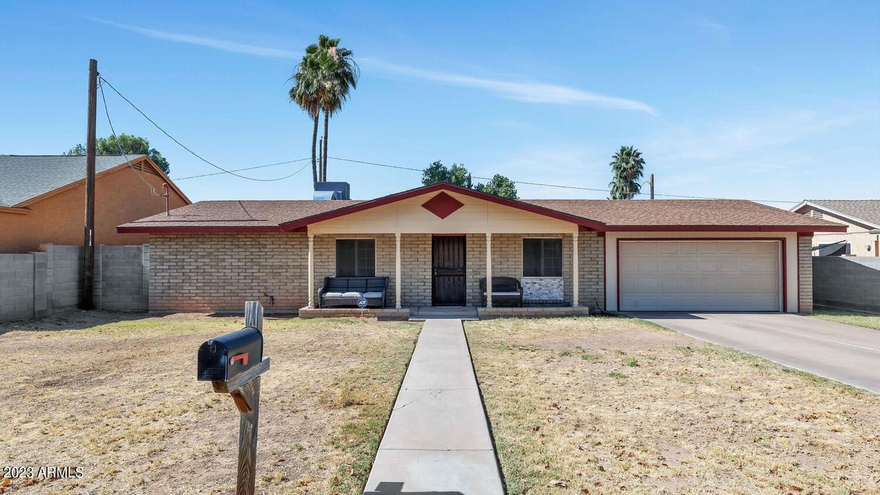 4333 E Desert Cactus St., Phoenix, AZ 85032