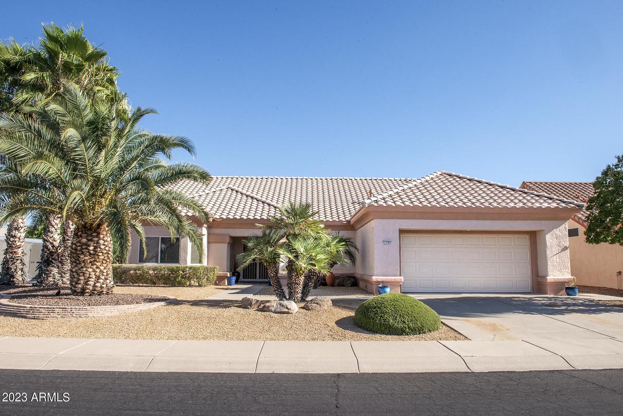13701 W Robertson Dr., Sun City West, AZ 85375