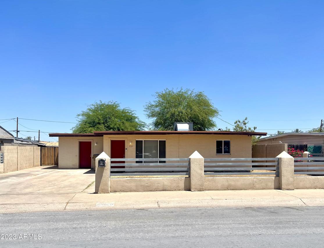 1830 W Chipman Rd., Phoenix, AZ 85041