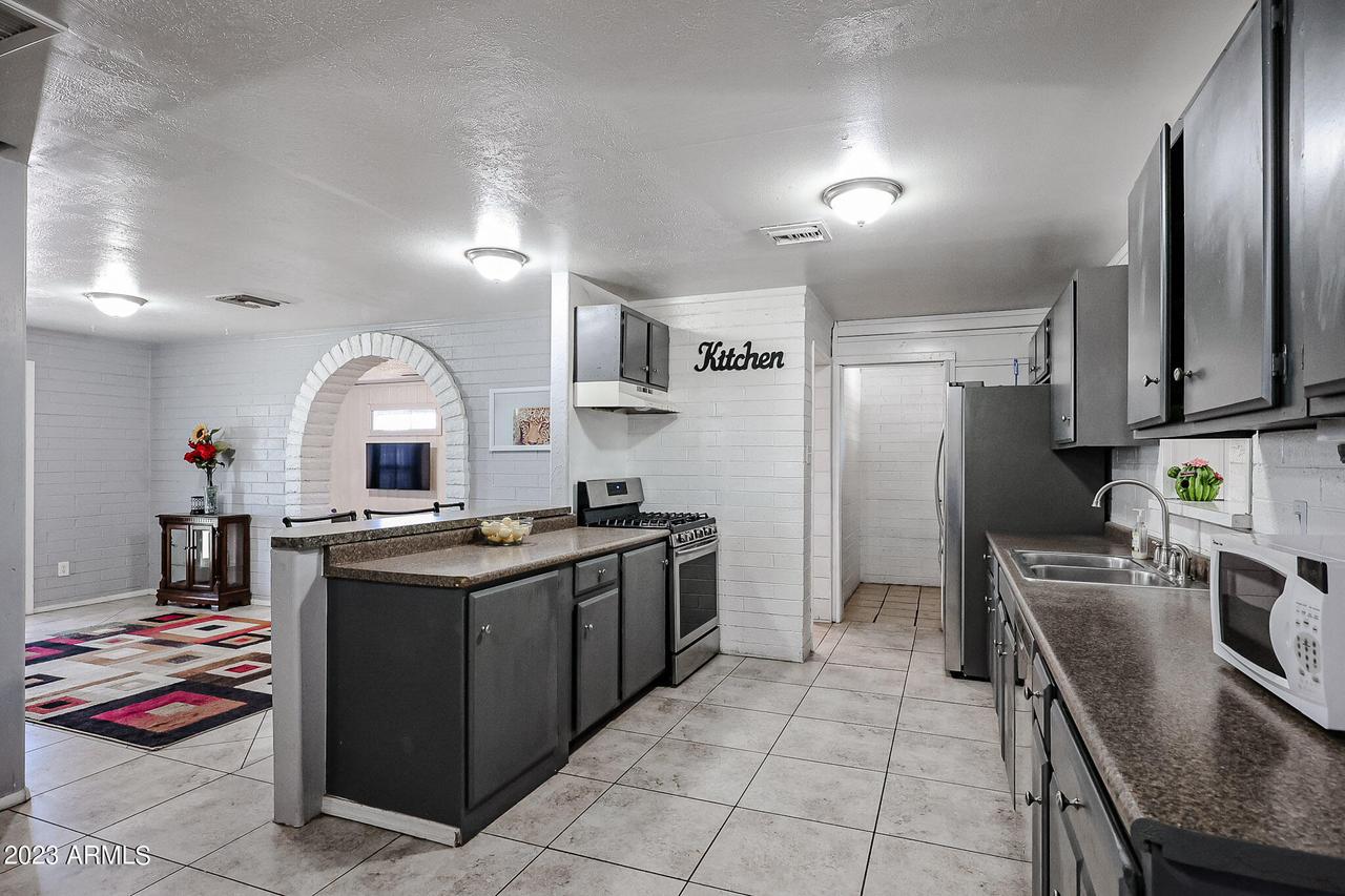 4727 W Roma Ave., Phoenix, AZ 85031