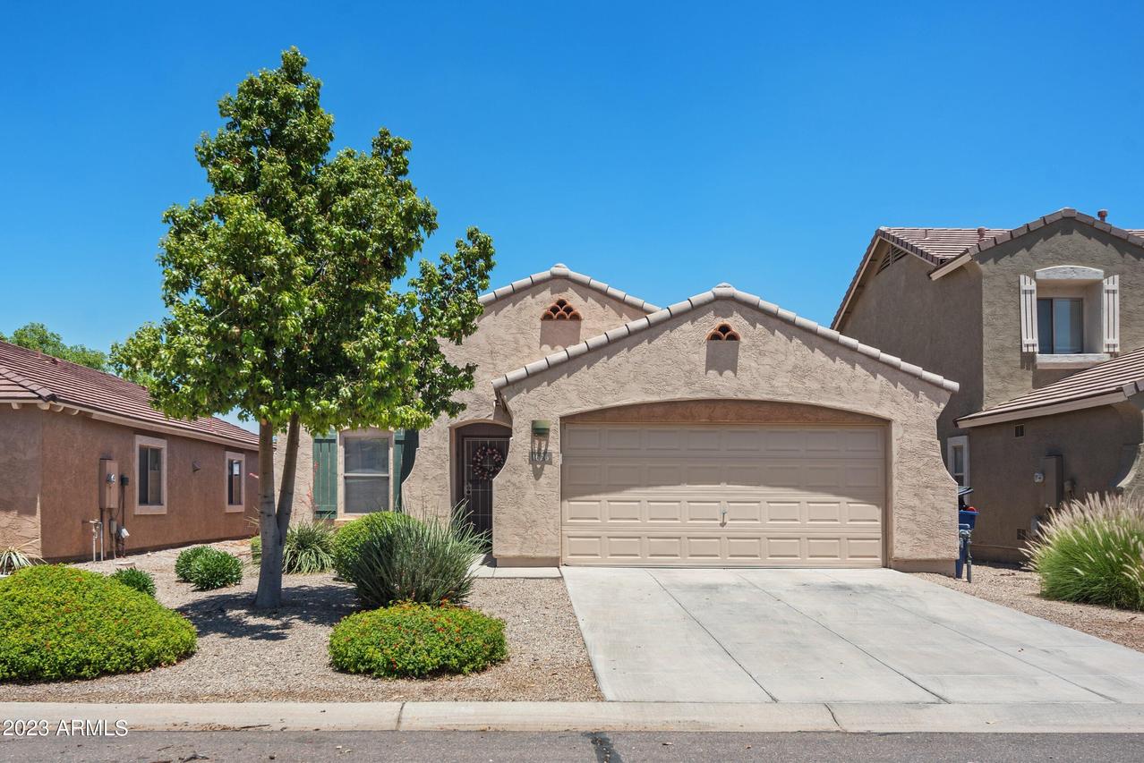 1626 E Christopher St., San Tan Valley, AZ 85140