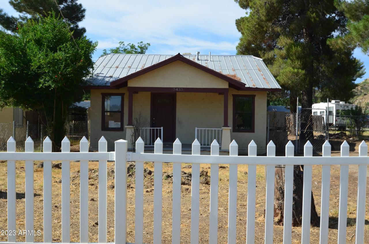 5433 E Lancaster St., Globe, AZ 85501