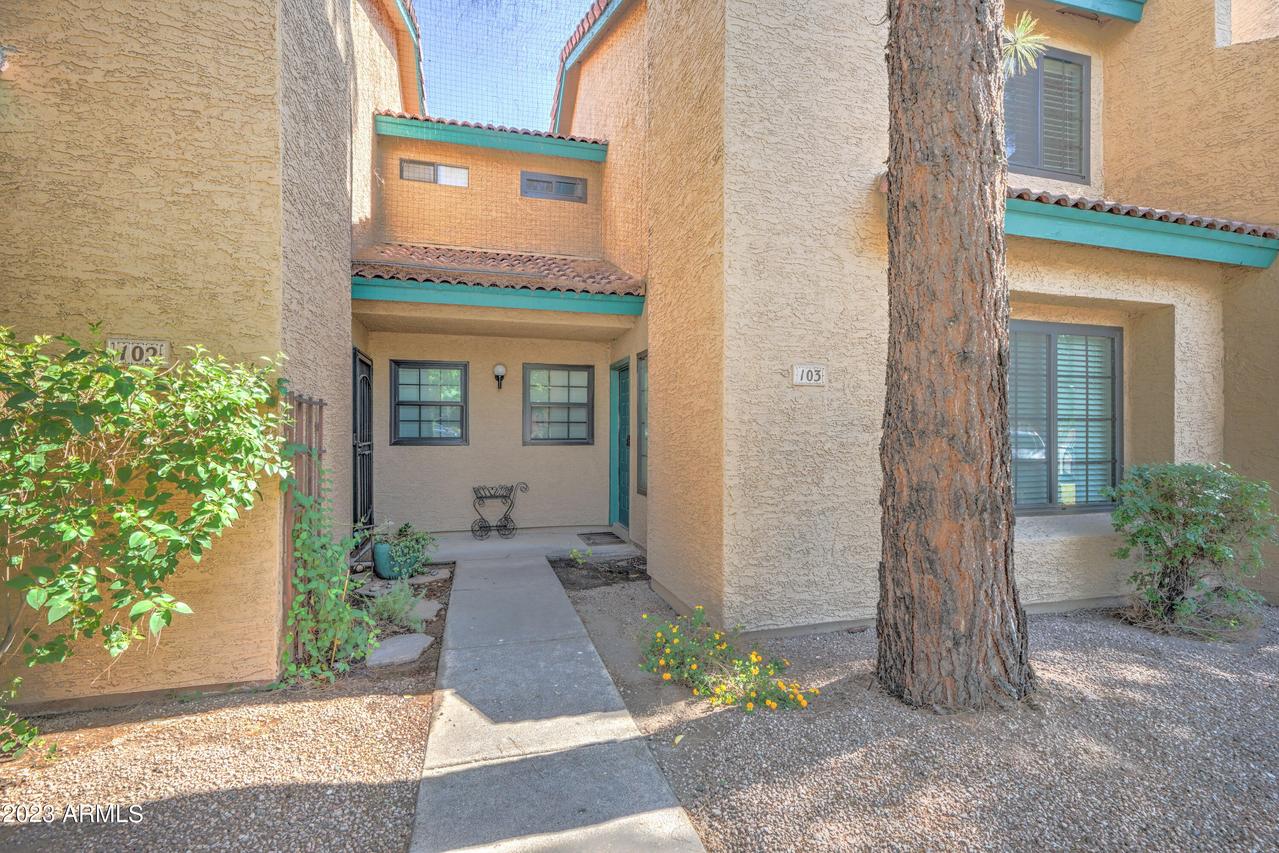 225 W 1st St. #103, Mesa, AZ 85201