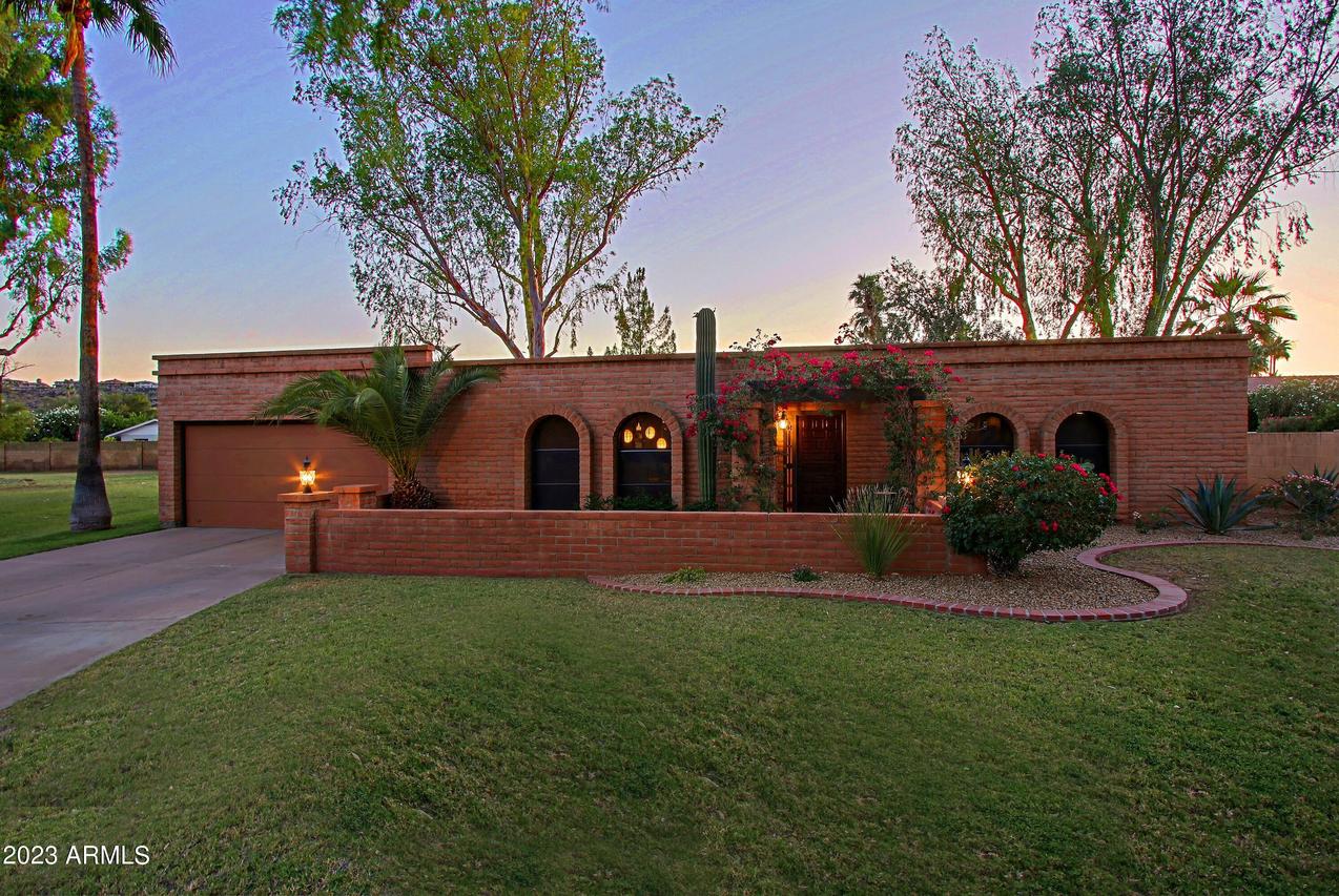 654 W Port Au Prince Ln., Phoenix, AZ 85023