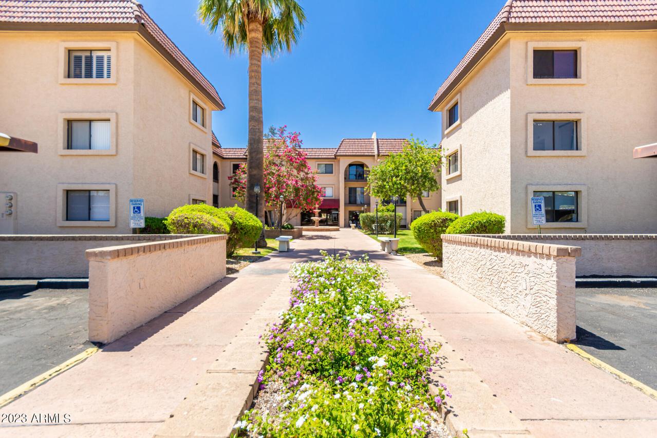 3033 E Devonshire Ave. #2001, Phoenix, AZ 85016