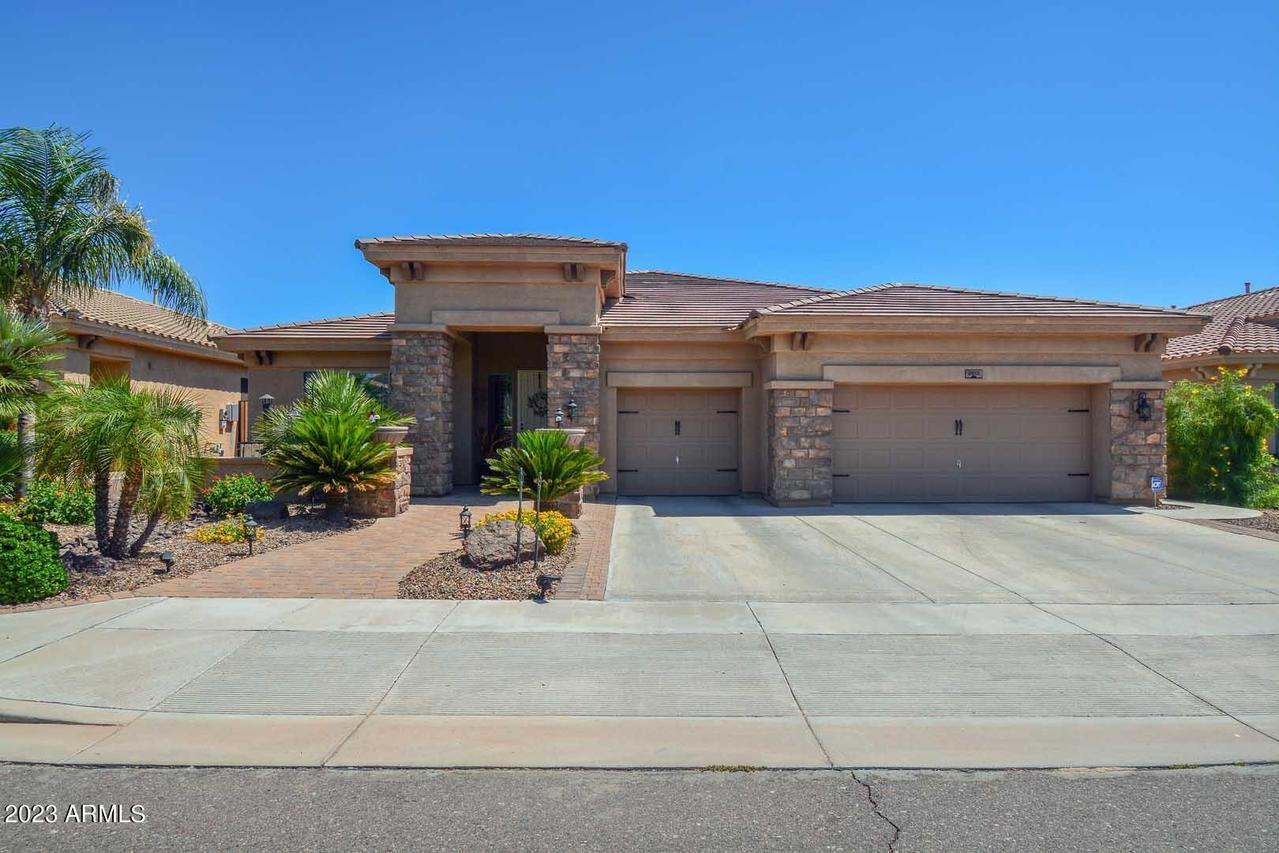 2013 W Bonanza Ln., Phoenix, AZ 85085