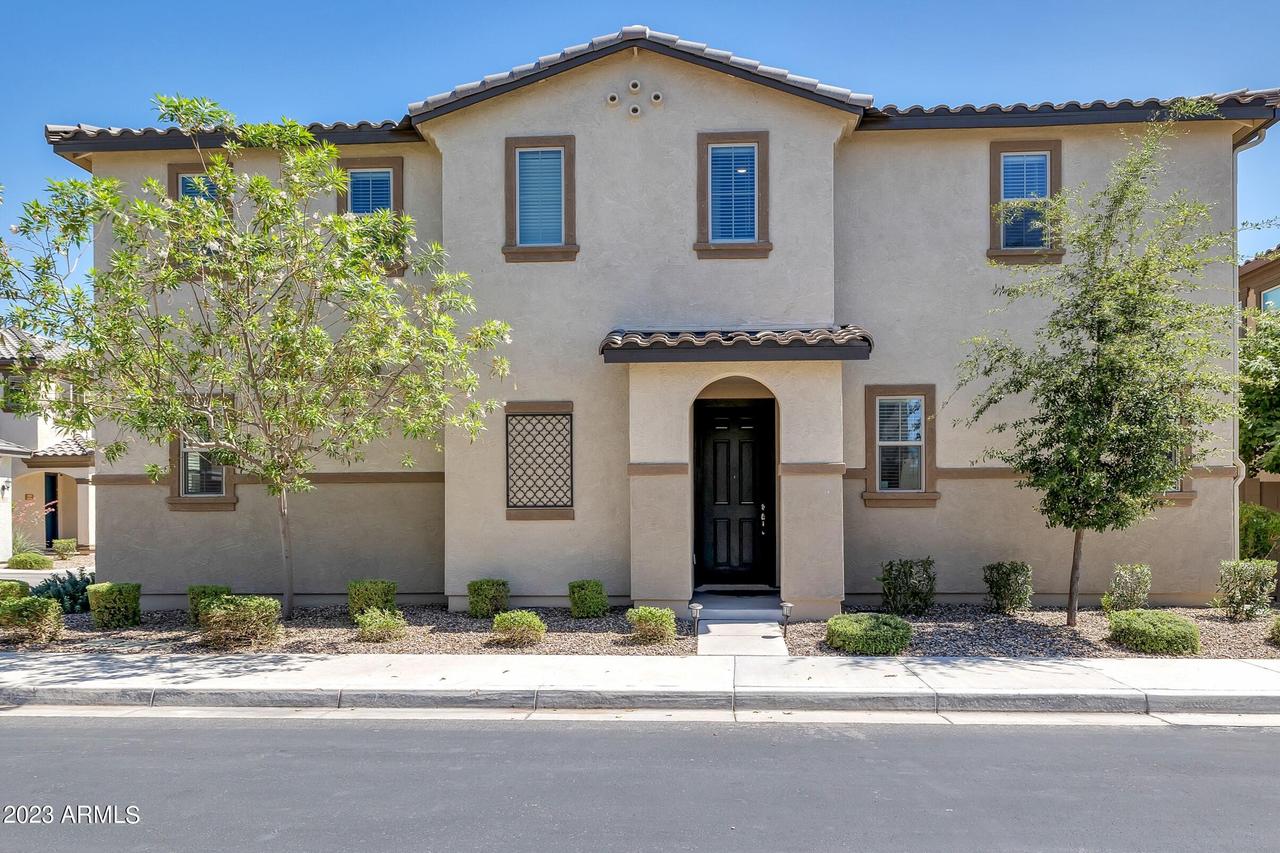 63 E Constitution Dr., Gilbert, AZ 85296