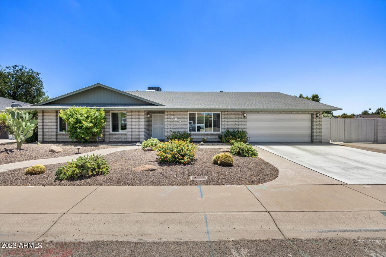 301 E Helena Dr., Phoenix, AZ 85022