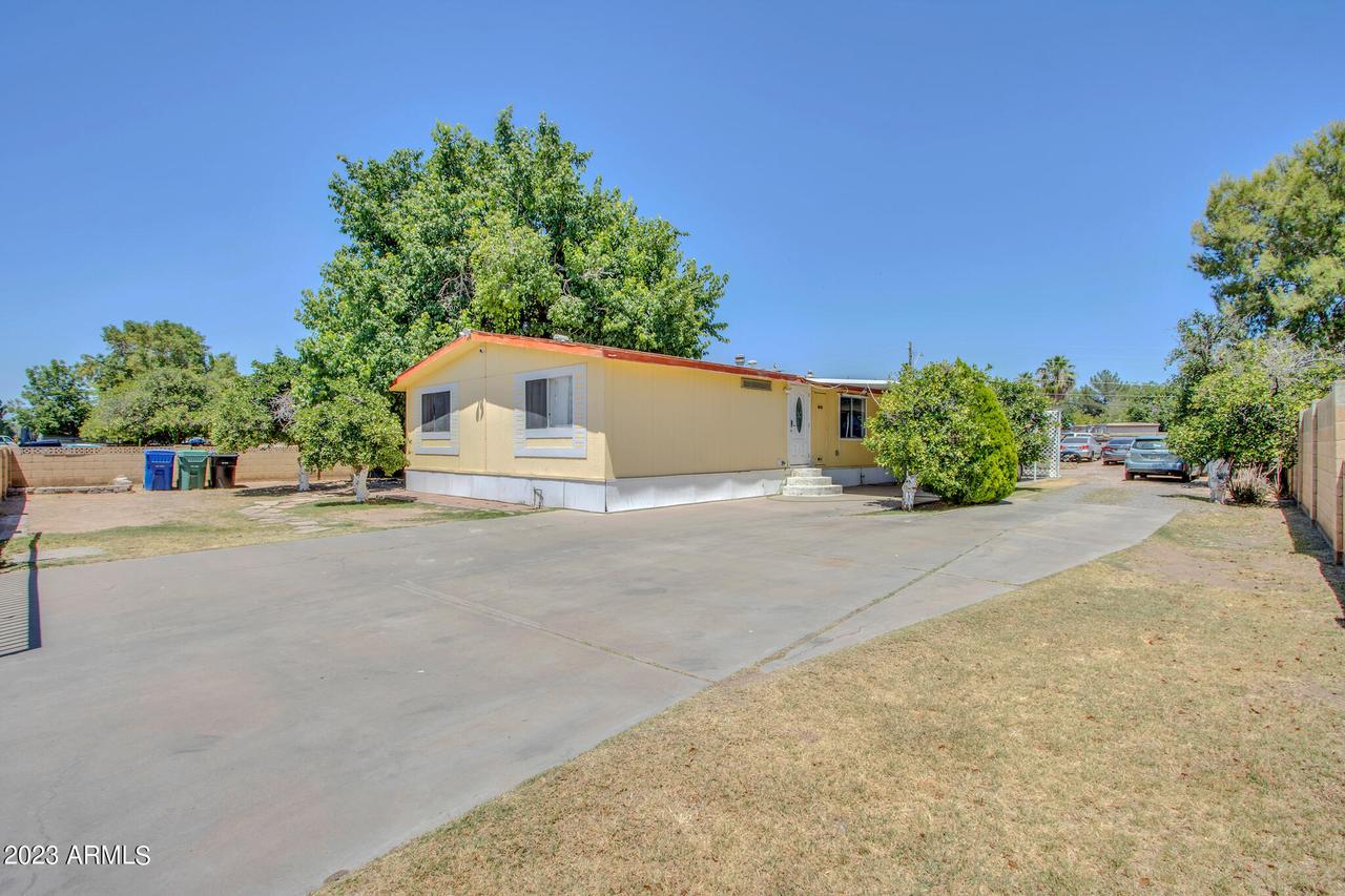 2107 N 28th Pl., Mesa, AZ 85213