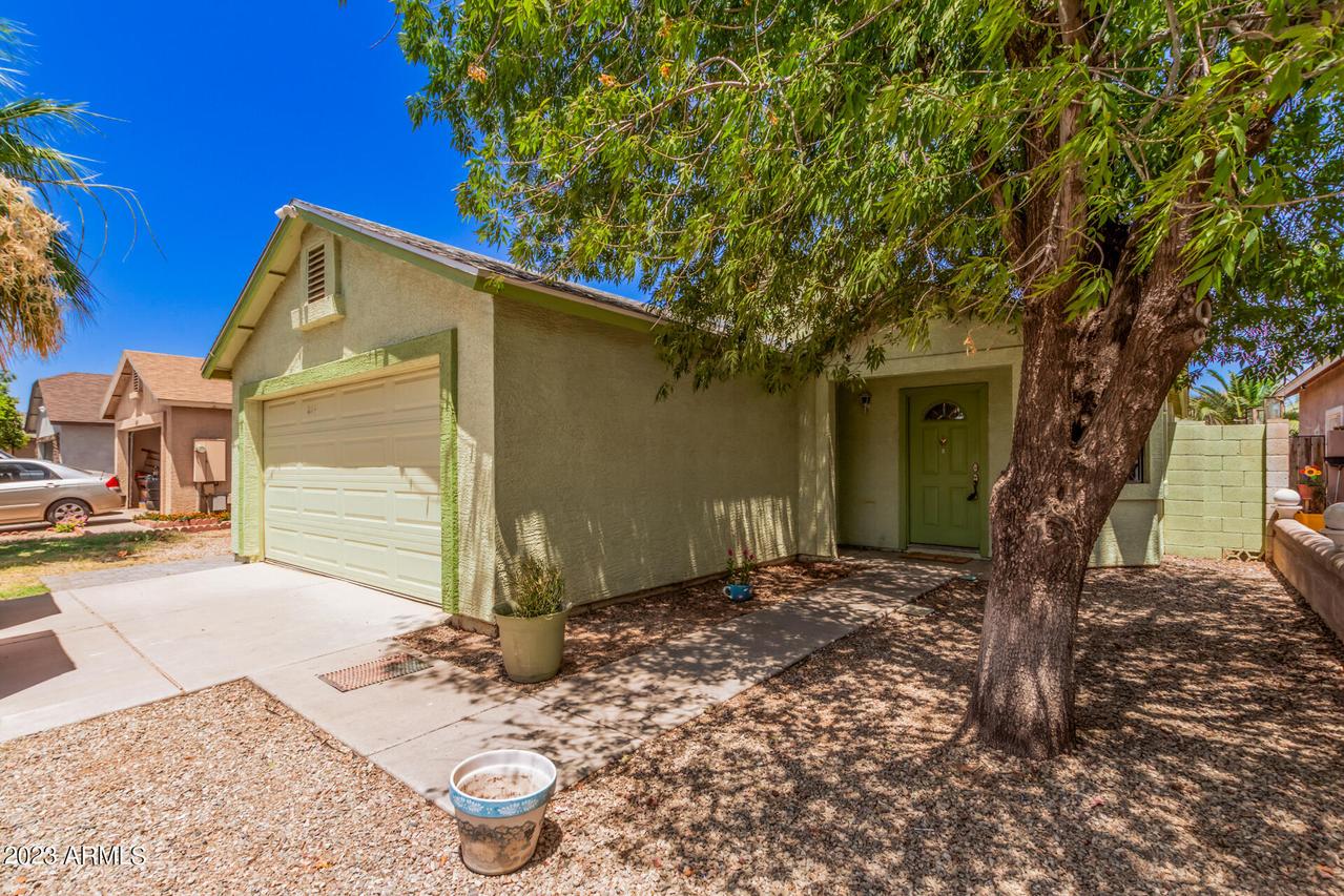 4013 N 88th Ln., Phoenix, AZ 85037