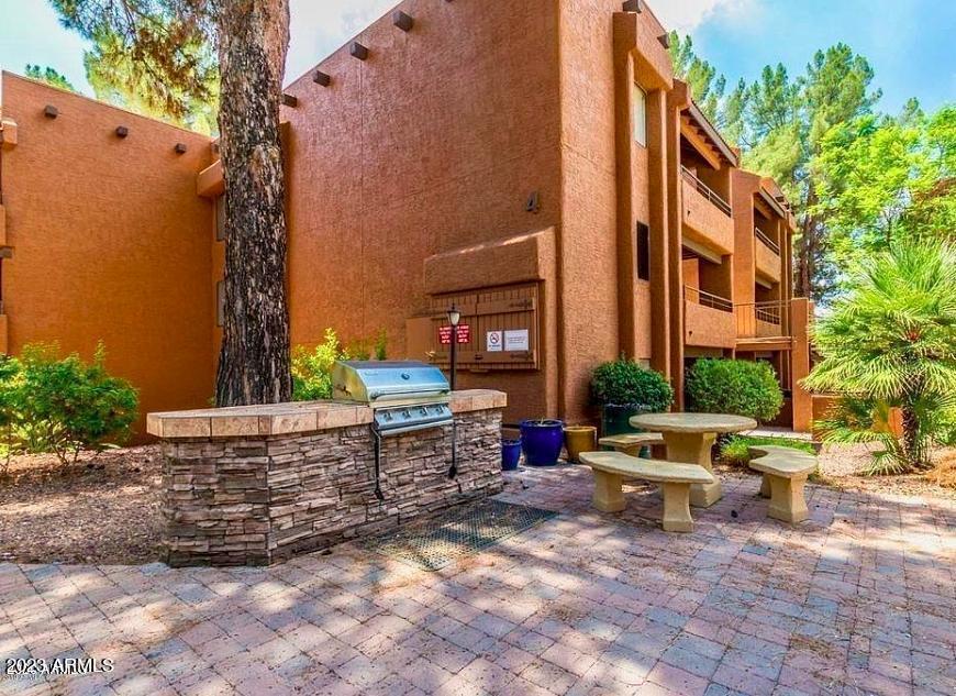 4704 E Paradise Village Pkwy. #246, Phoenix, AZ 85032