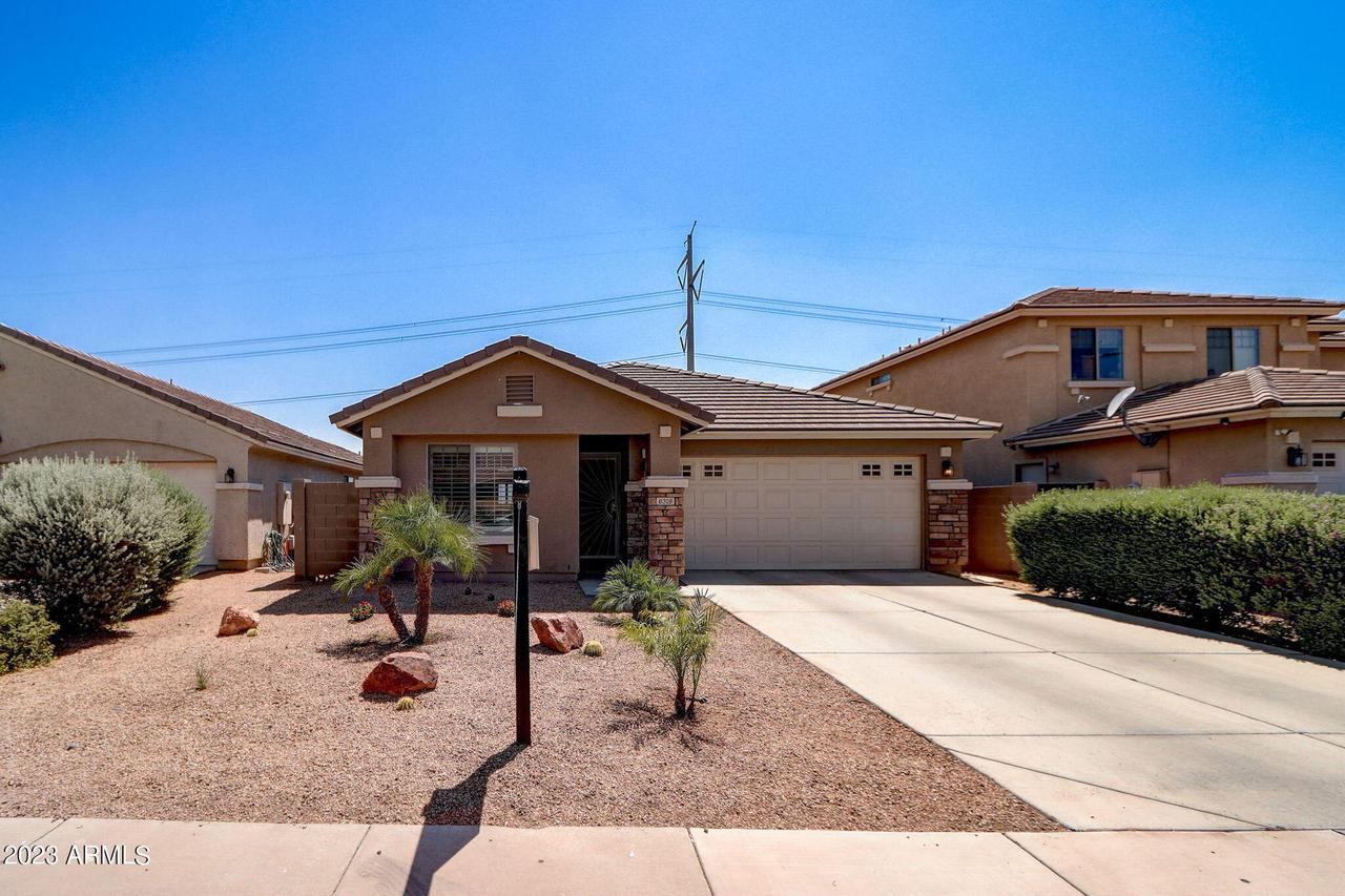 8318 S 74th Ave., Laveen, AZ 85339