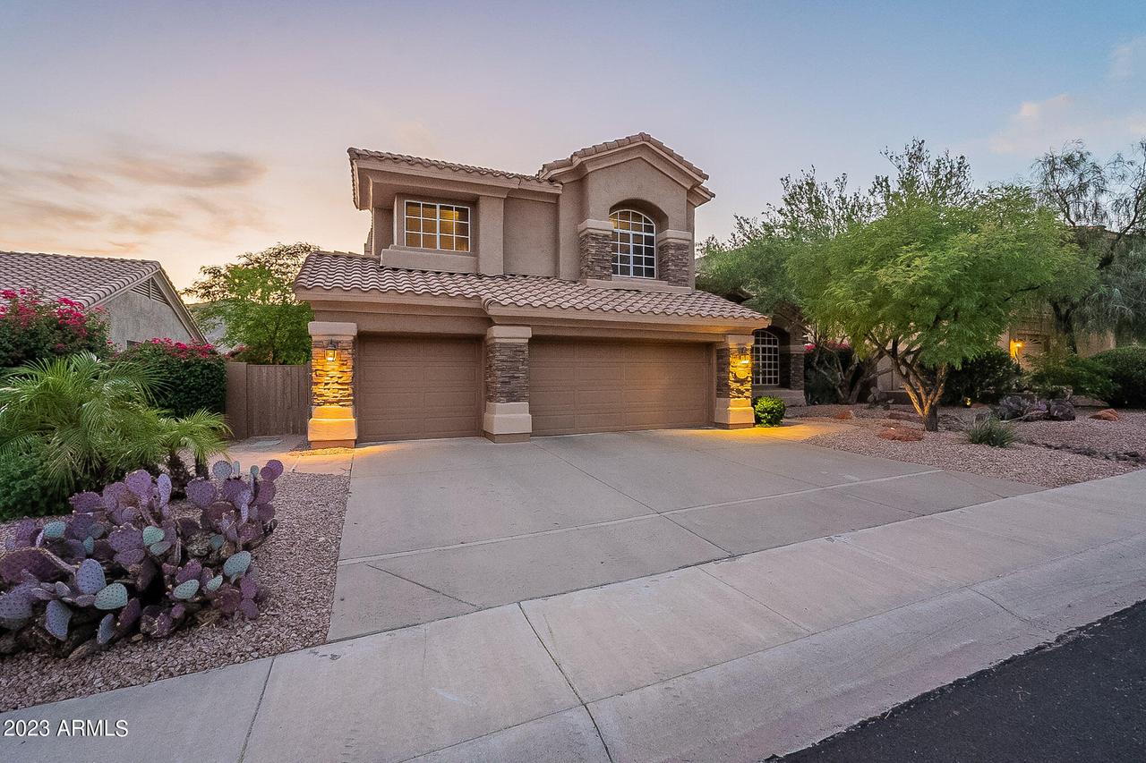 1368 E Desert Flower Ln., Phoenix, AZ 85048