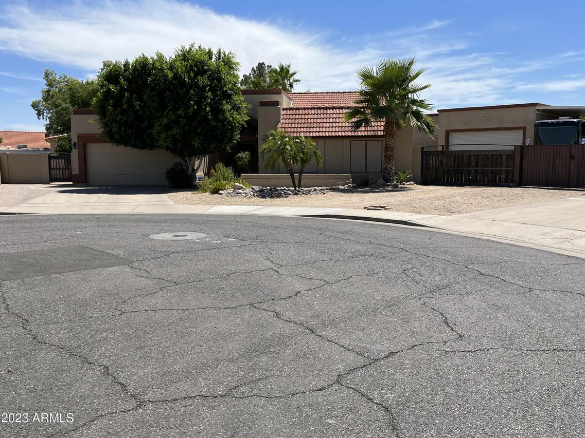 2843 E Norcroft Cir., Mesa, AZ 85213