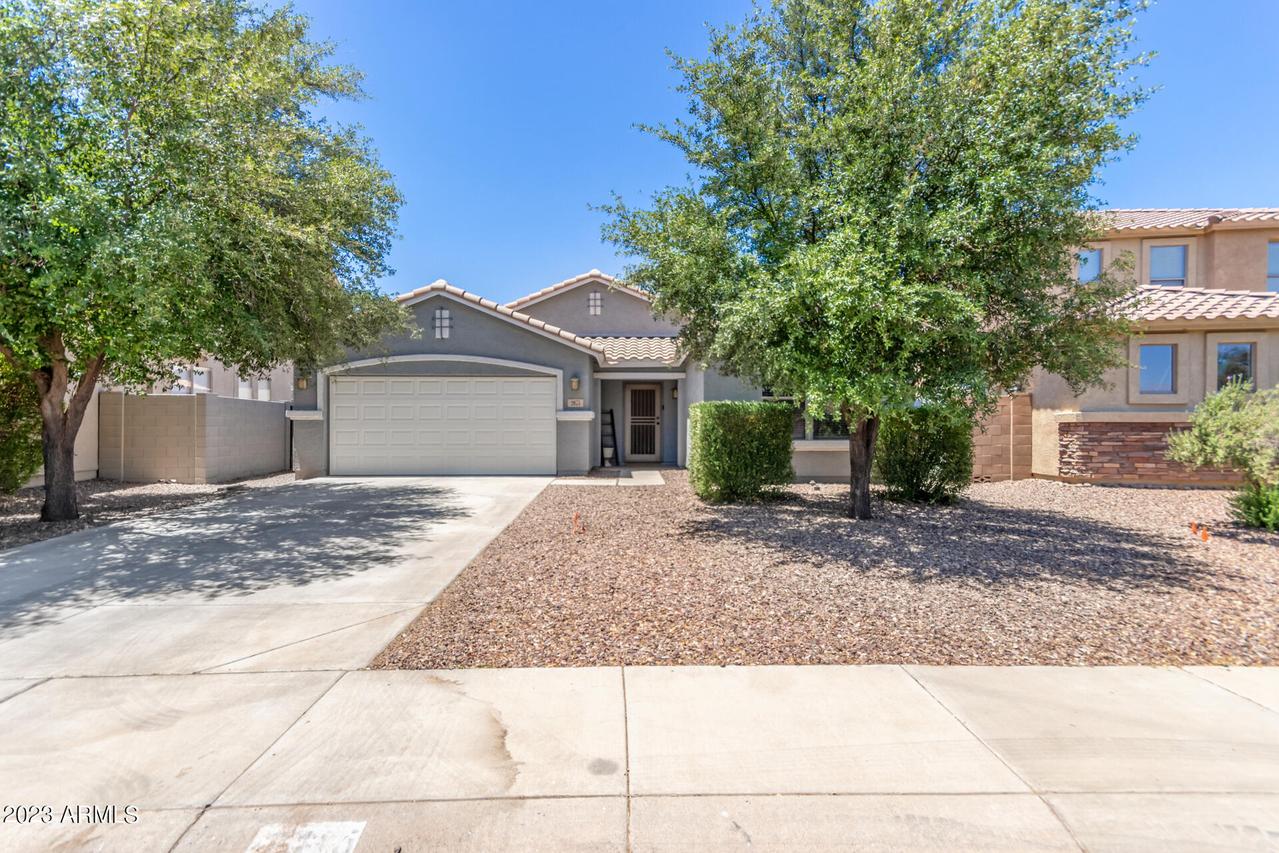 2075 W Fruit Tree Ln., San Tan Valley, AZ 85144