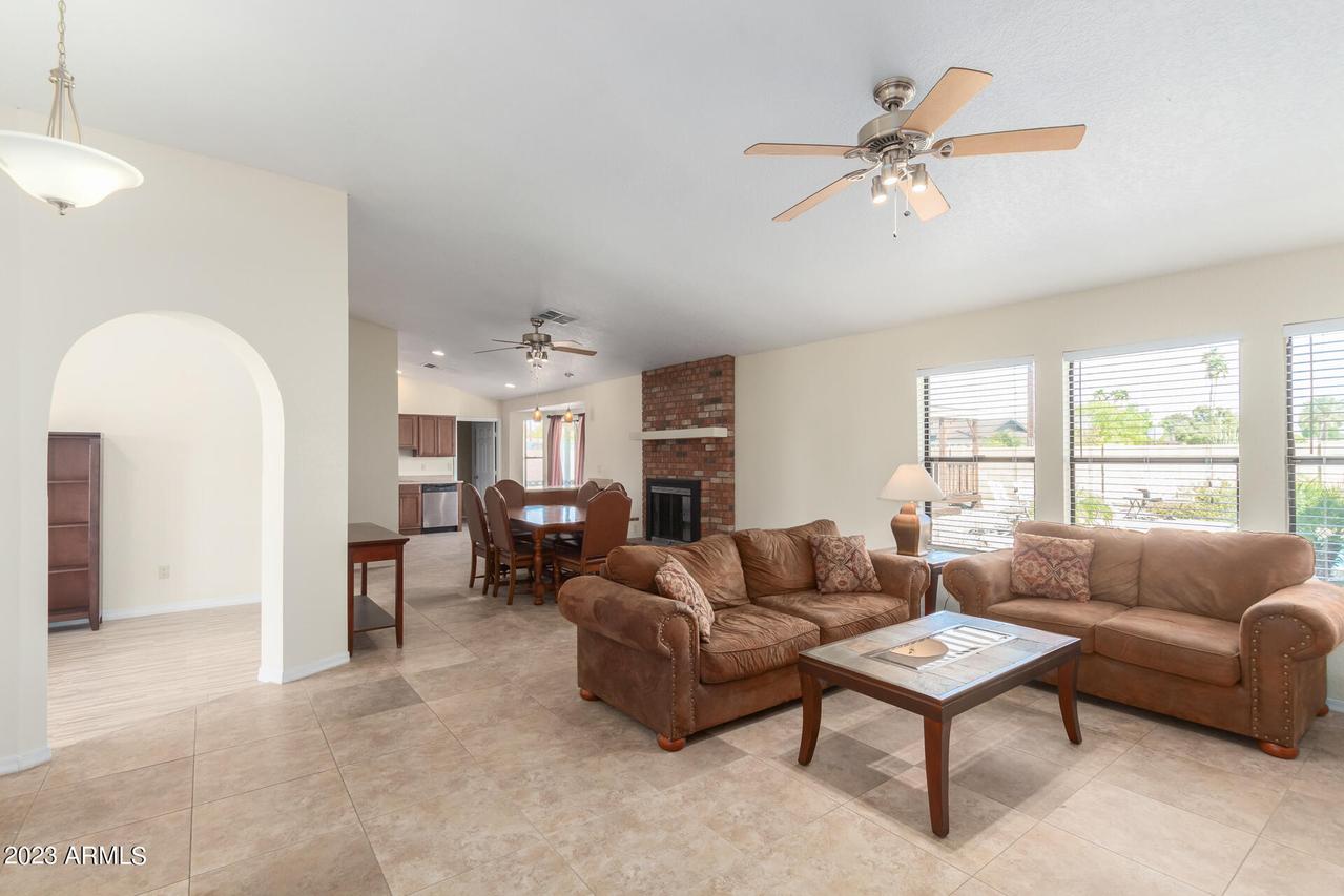 19207 N 31st Dr., Phoenix, AZ 85027