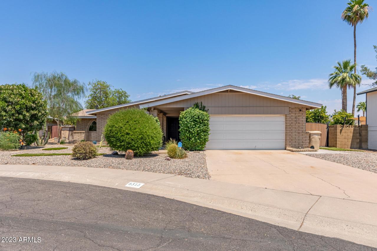8313 N 49th Dr., Glendale, AZ 85302