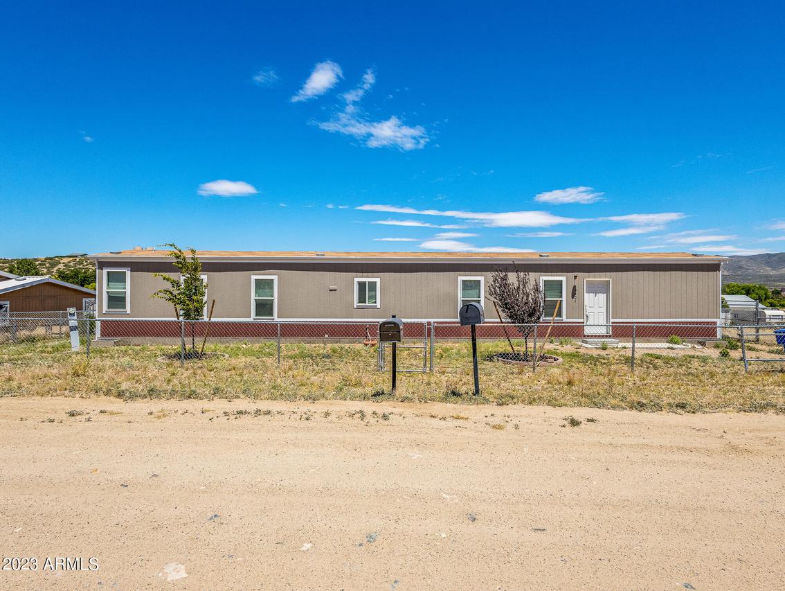 18401 S Frontier Rd., Peeples Valley, AZ 86332