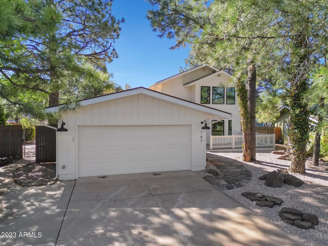 747 E Cherry Ave., Flagstaff, AZ 86001