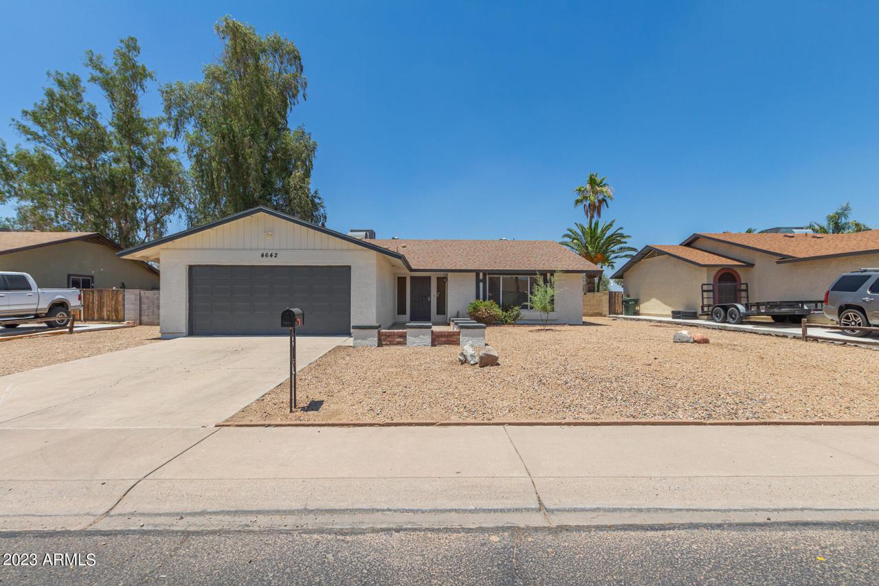 4642 N 105th Ave., Phoenix, AZ 85037