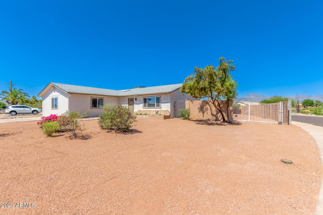 1445 S Ironwood Dr., Apache Junction, AZ 85220