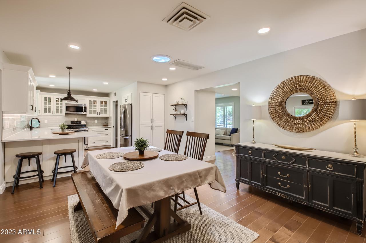 122 W Harmont Dr., Phoenix, AZ 85021