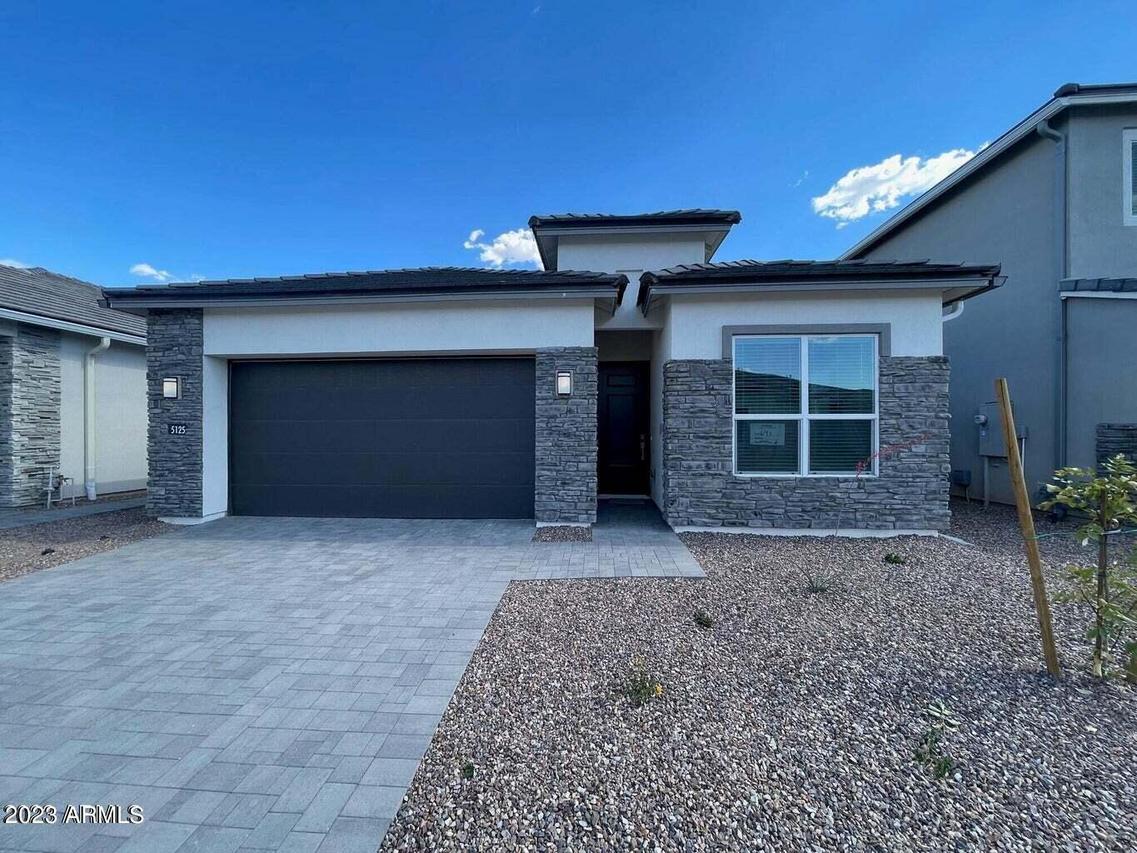 10357 W Harmony Ln., Peoria, AZ 85382