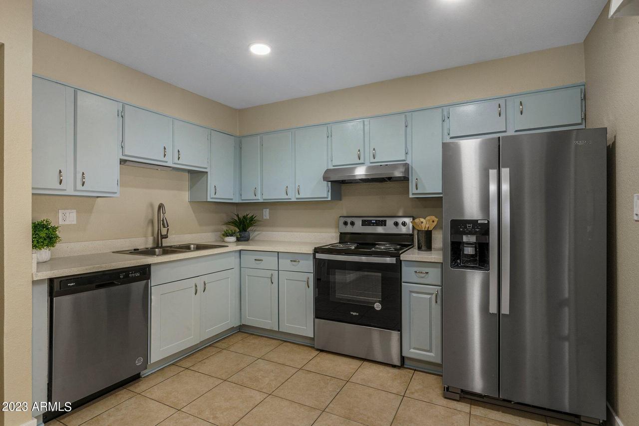 6348 N 47th Ave., Glendale, AZ 85301